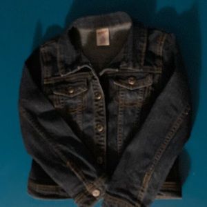 Jean jacket Girls snap front/cuff, breast snap pockets.  Size 8